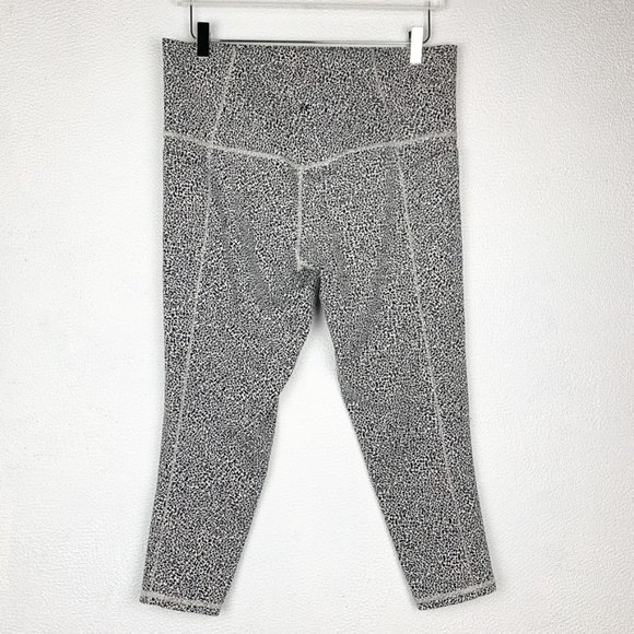 Athleta | Salutation Stash II Micro Cheetah Textured Tight - Picture 3 of 8